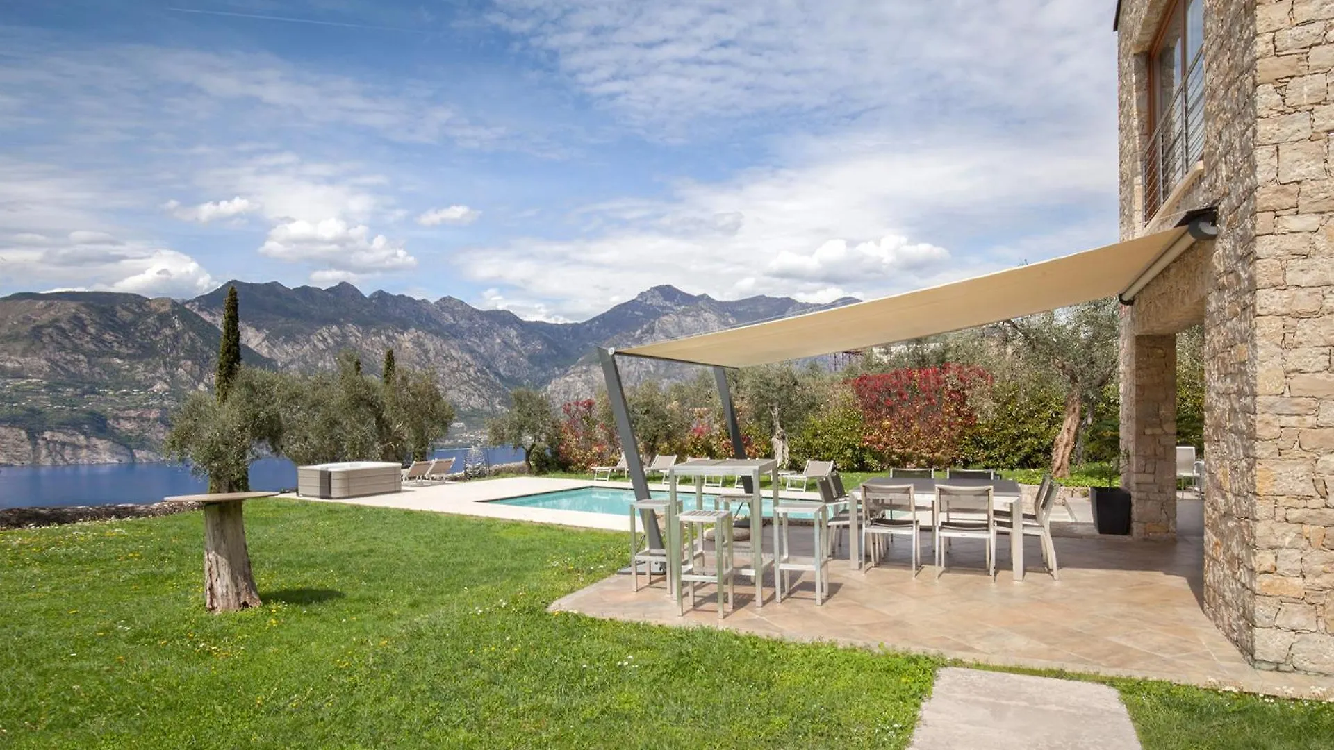 Villa Cipressi - Luxuri Lounge - Malcesine
