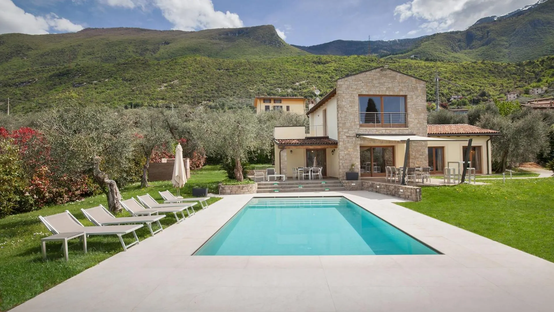 Villa Cipressi - Luxuri Lounge - Malcesine