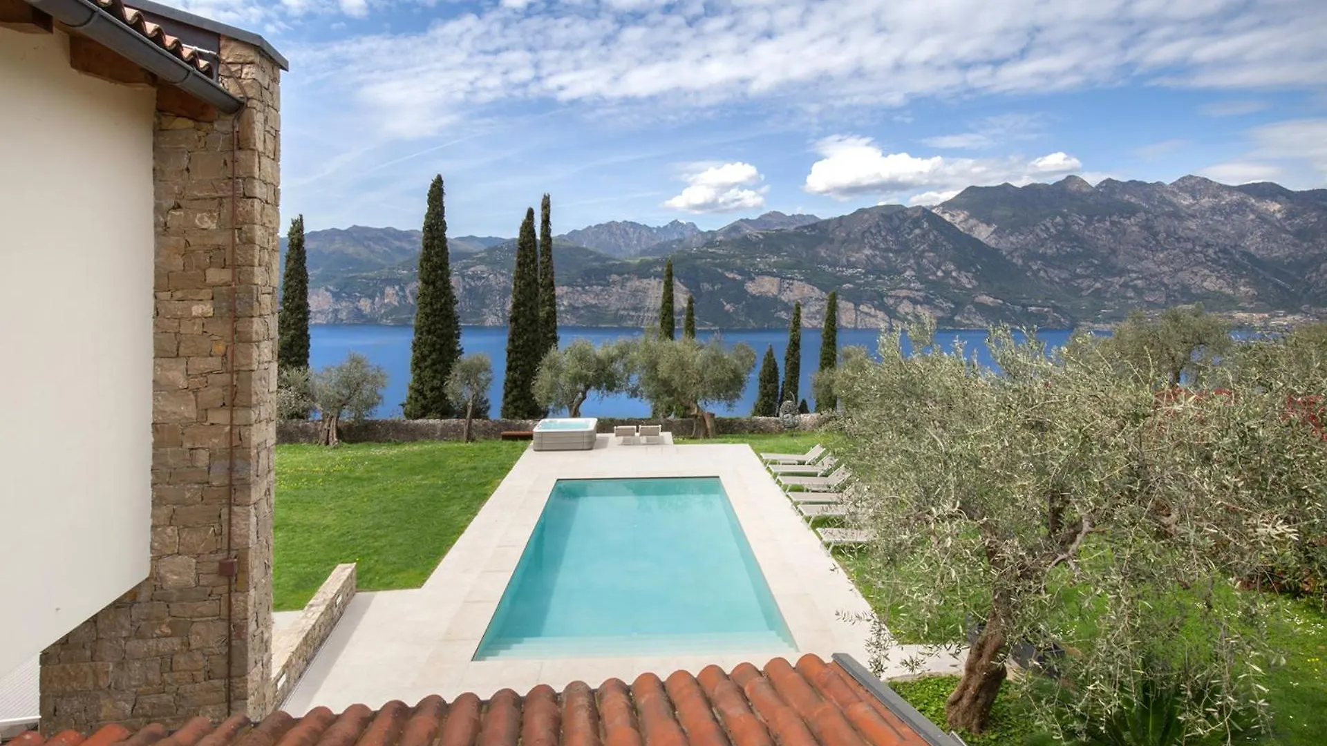 Villa Cipressi - Luxuri Lounge - Malcesine Włochy