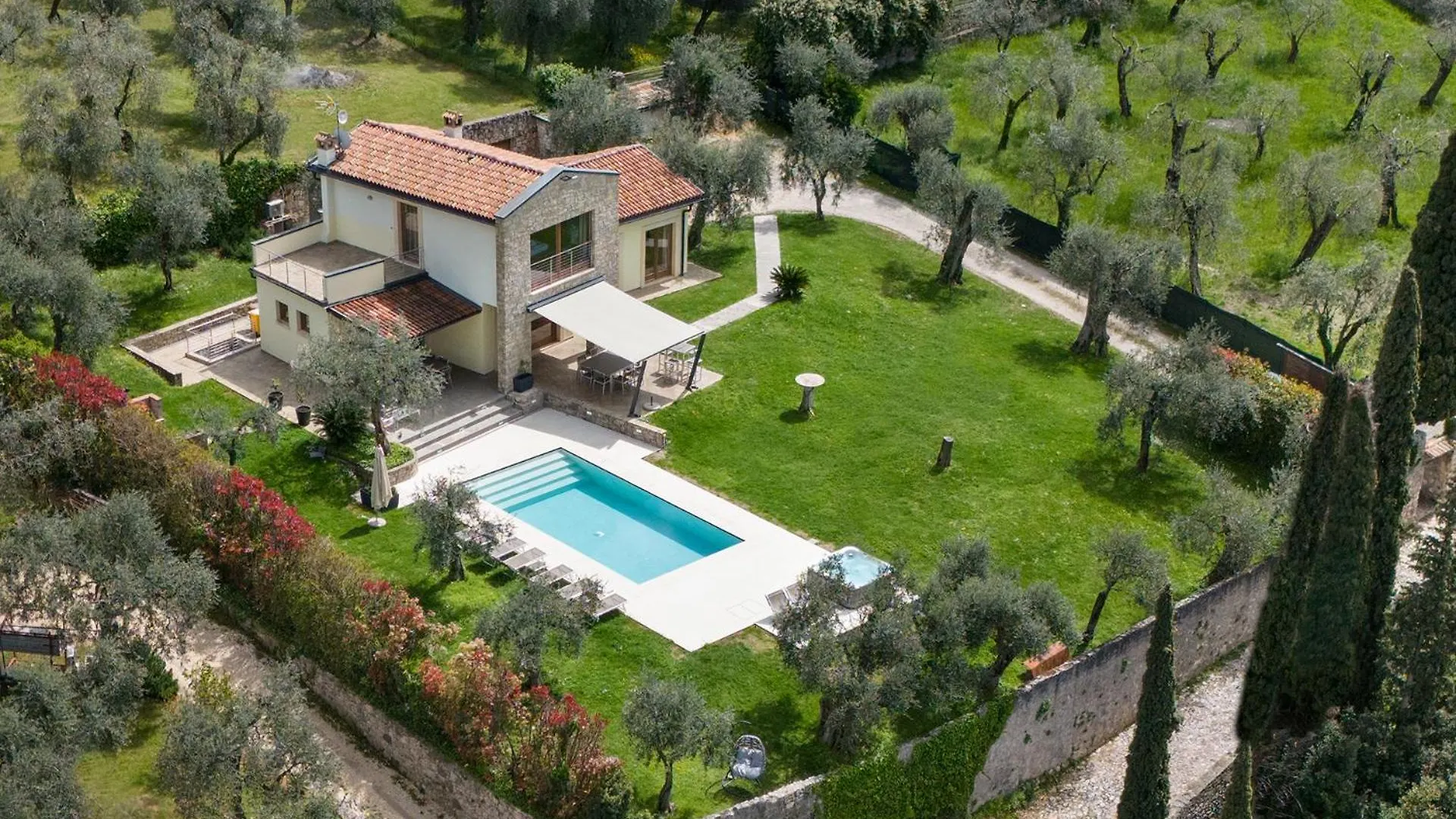 Villa Cipressi - Luxuri Lounge - Malcesine